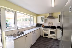 Kitchen/Diner- click for photo gallery